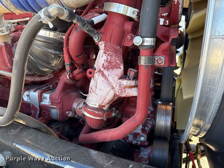 image for item EG5672 2016 Mack CHU semi truck