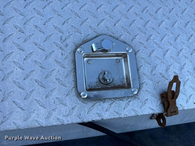 image for item EG5673 2007 Peterbilt 379 semi truck