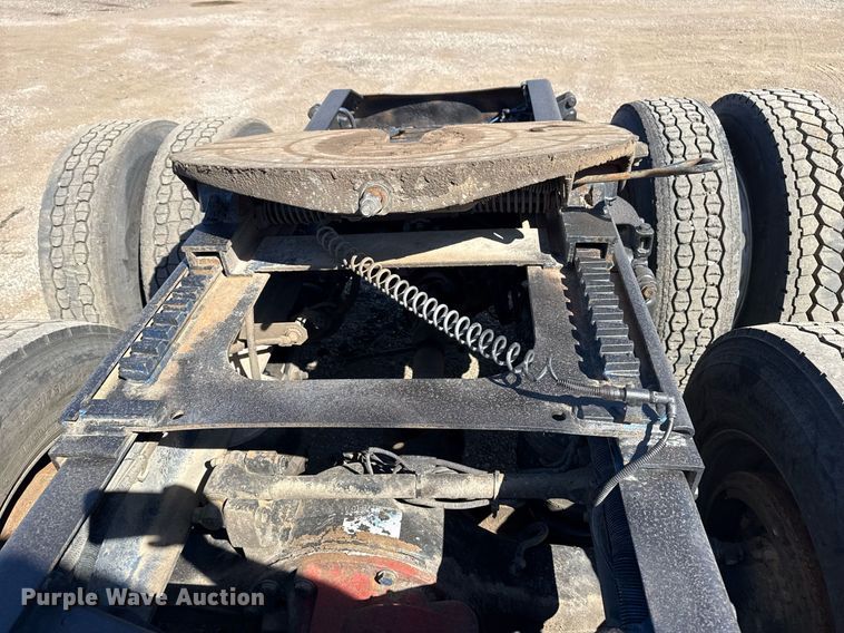 image for item EG5673 2007 Peterbilt 379 semi truck