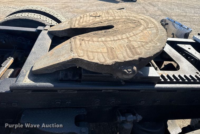 image for item EG5673 2007 Peterbilt 379 semi truck