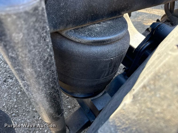 image for item EG5673 2007 Peterbilt 379 semi truck