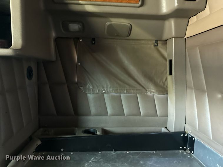 image for item EG5673 2007 Peterbilt 379 semi truck