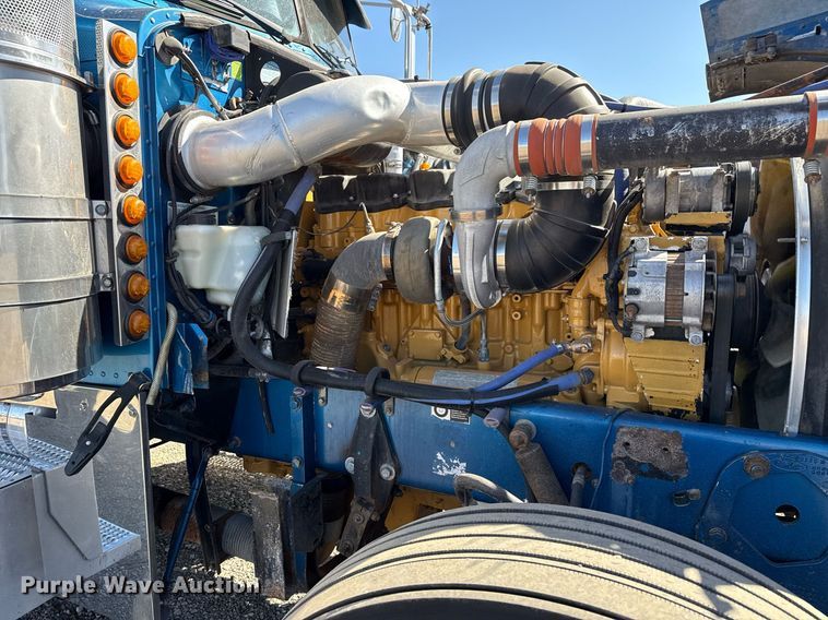 image for item EG5673 2007 Peterbilt 379 semi truck