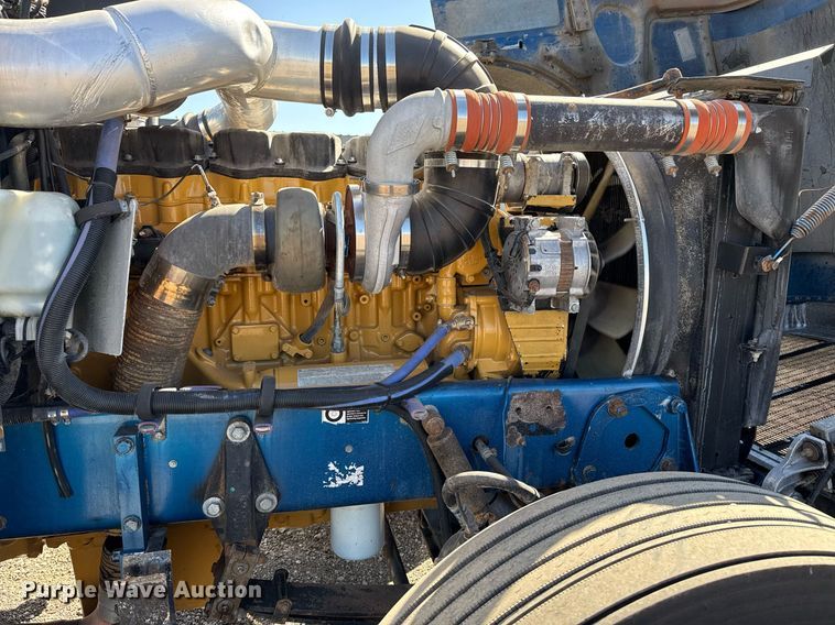 image for item EG5673 2007 Peterbilt 379 semi truck