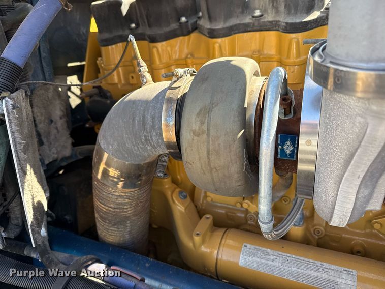 image for item EG5673 2007 Peterbilt 379 semi truck