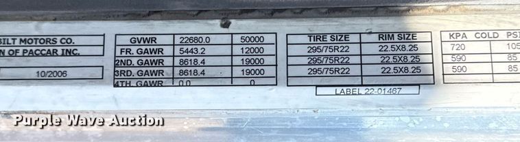 image for item EG5673 2007 Peterbilt 379 semi truck