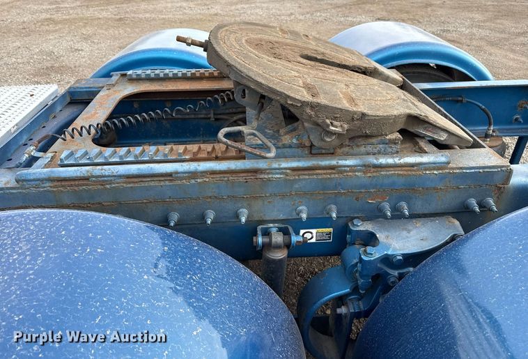 image for item EG5676 2011 Peterbilt 389 semi truck