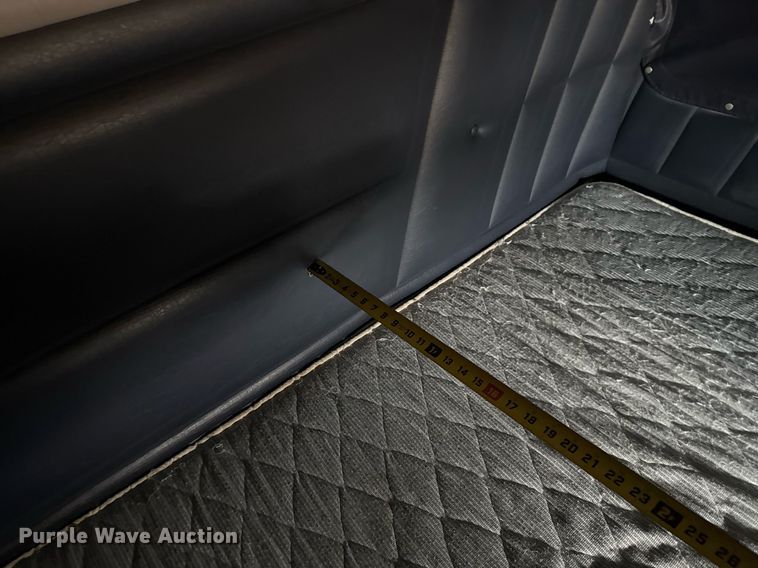 image for item EG5676 2011 Peterbilt 389 semi truck