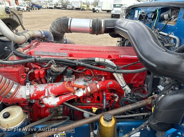 image for item EG5676 2011 Peterbilt 389 semi truck