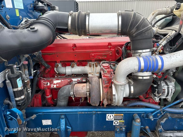 image for item EG5676 2011 Peterbilt 389 semi truck