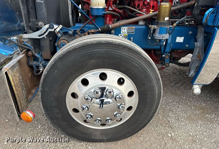 image for item EG5676 2011 Peterbilt 389 semi truck