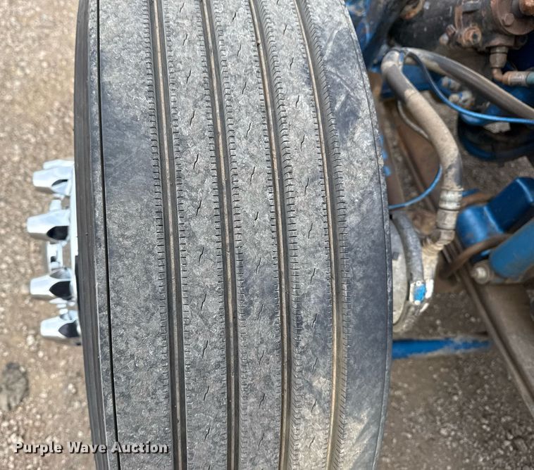 image for item EG5676 2011 Peterbilt 389 semi truck