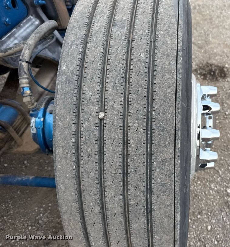 image for item EG5676 2011 Peterbilt 389 semi truck