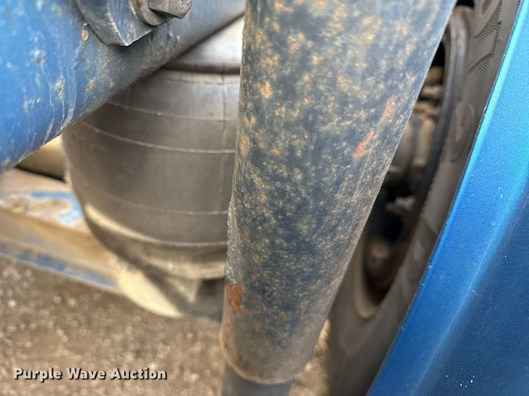 image for item EG5676 2011 Peterbilt 389 semi truck