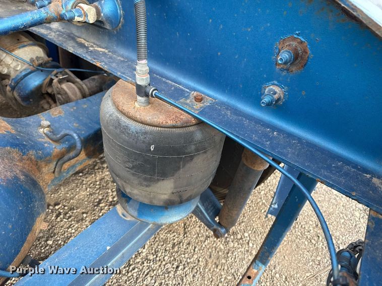 image for item EG5676 2011 Peterbilt 389 semi truck