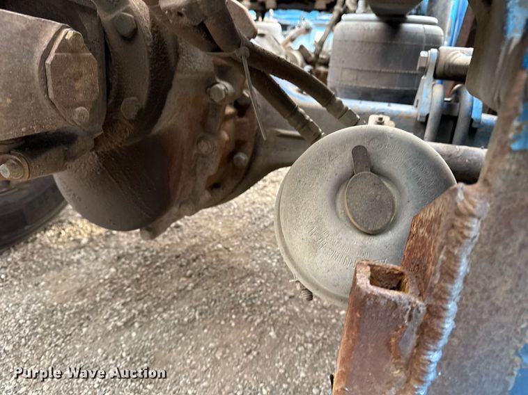 image for item EG5676 2011 Peterbilt 389 semi truck