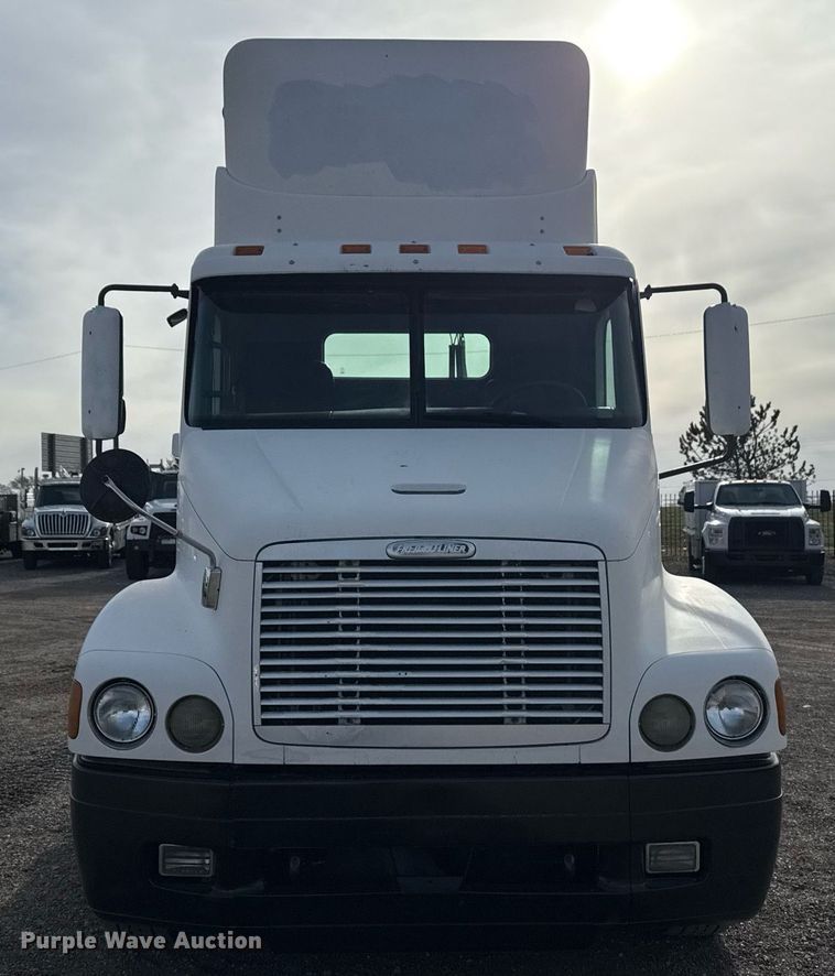 image for item EG5677 2002 Freightliner Century Class semi truck