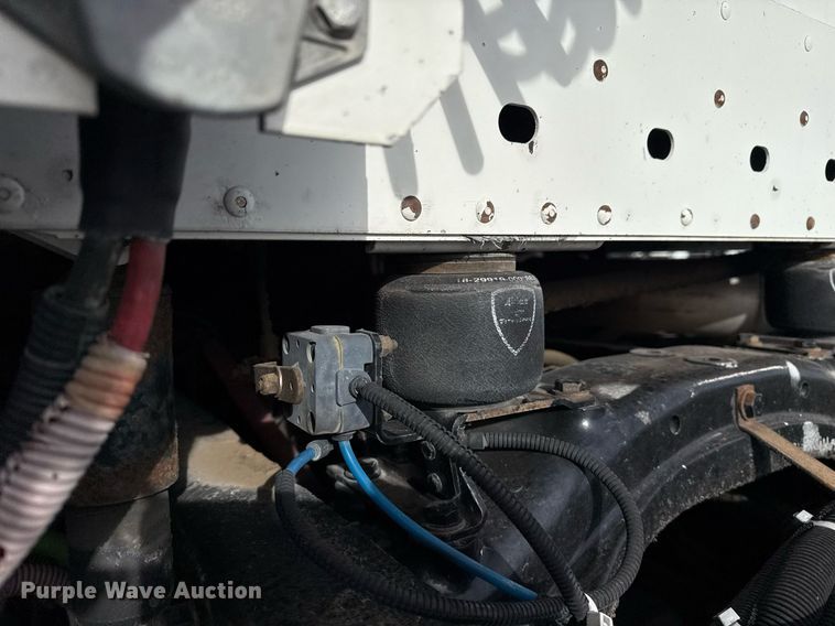 image for item EG5677 2002 Freightliner Century Class semi truck