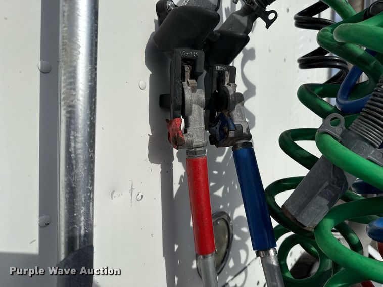 image for item EG5677 2002 Freightliner Century Class semi truck