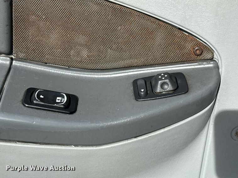 image for item EG5677 2002 Freightliner Century Class semi truck