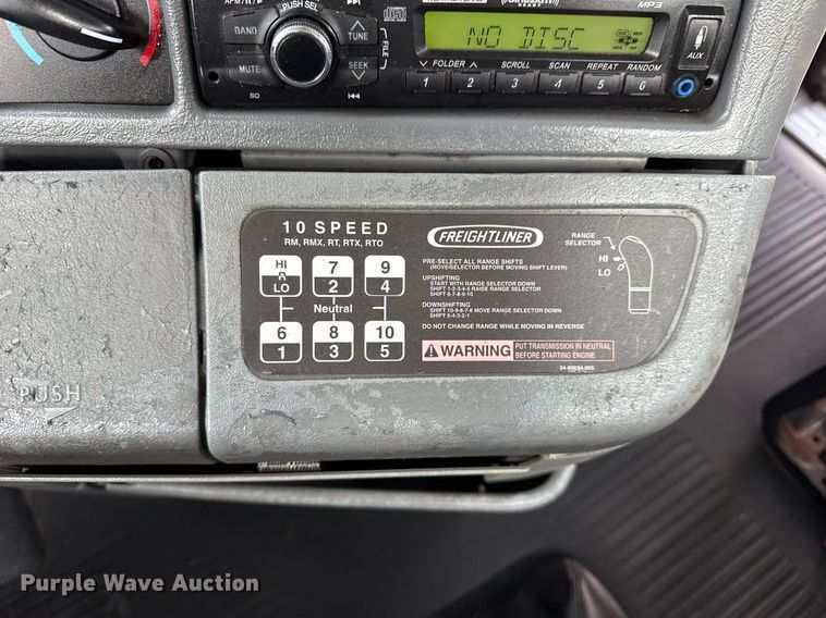 image for item EG5677 2002 Freightliner Century Class semi truck