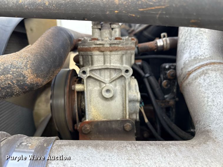 image for item EG5677 2002 Freightliner Century Class semi truck