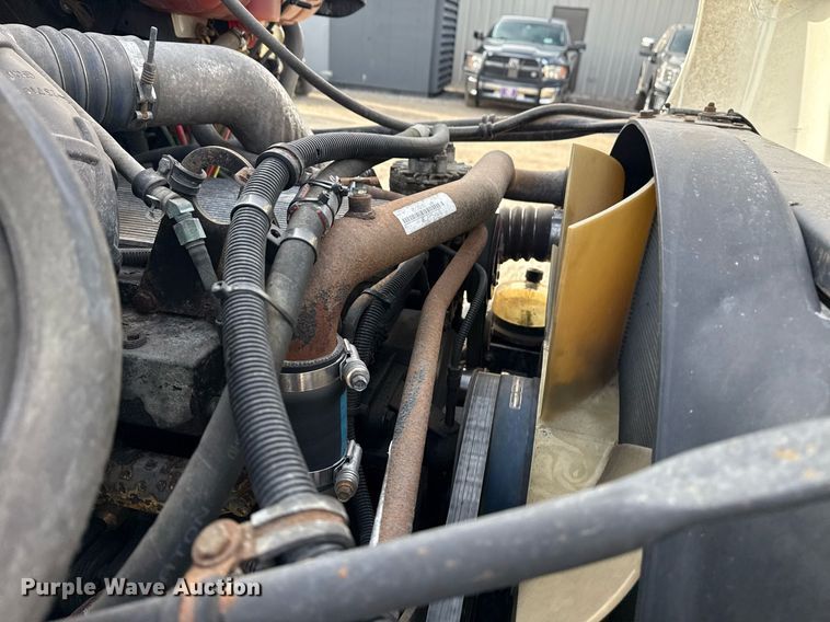 image for item EG5677 2002 Freightliner Century Class semi truck