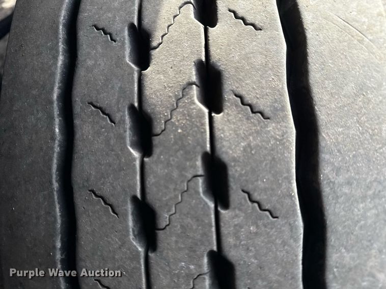 image for item EG5677 2002 Freightliner Century Class semi truck