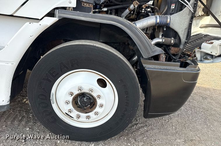 image for item EG5677 2002 Freightliner Century Class semi truck