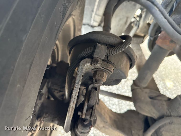 image for item EG5677 2002 Freightliner Century Class semi truck