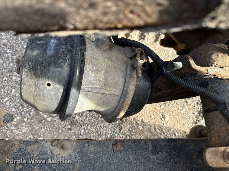 image for item EG5677 2002 Freightliner Century Class semi truck