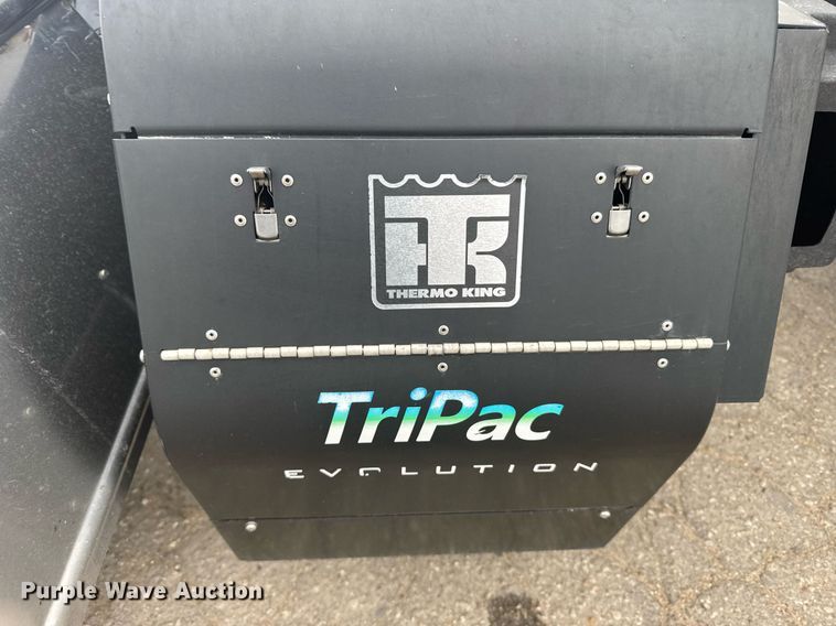 image for item EG6281 2020 Freightliner Cascadia 126 semi truck