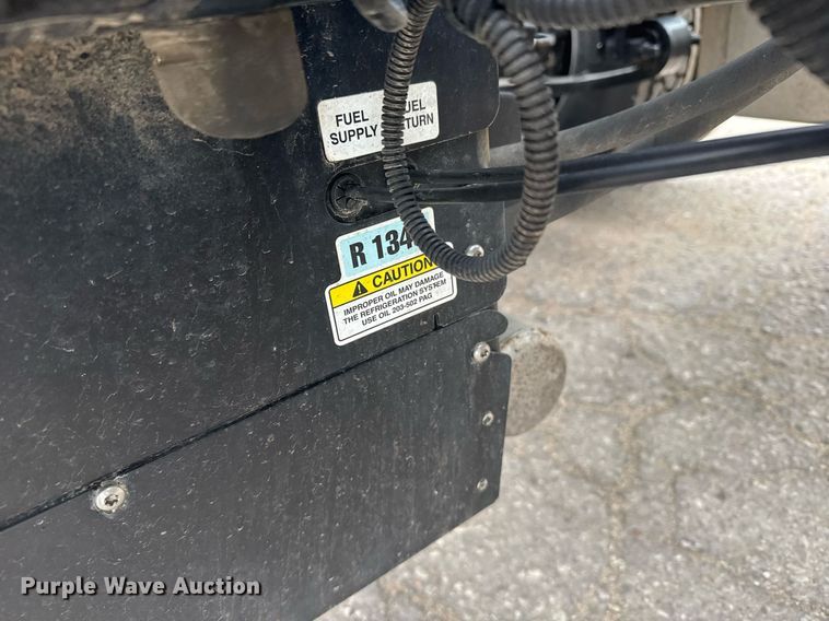 image for item EG6281 2020 Freightliner Cascadia 126 semi truck