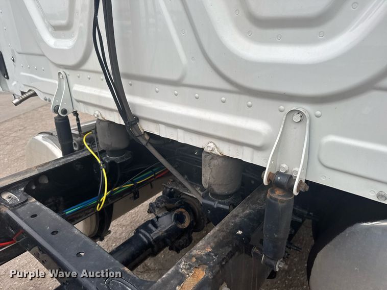 image for item EG6281 2020 Freightliner Cascadia 126 semi truck