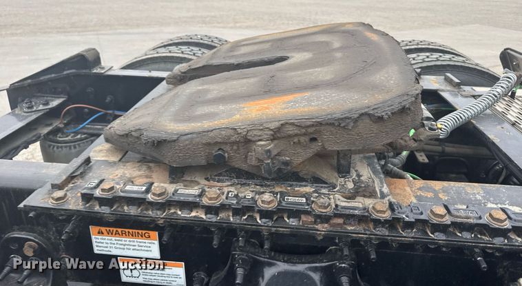 image for item EG6281 2020 Freightliner Cascadia 126 semi truck