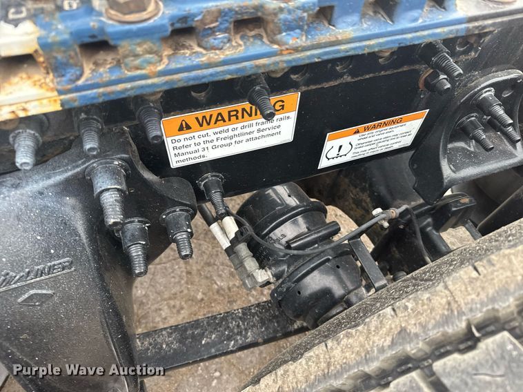 image for item EG6281 2020 Freightliner Cascadia 126 semi truck