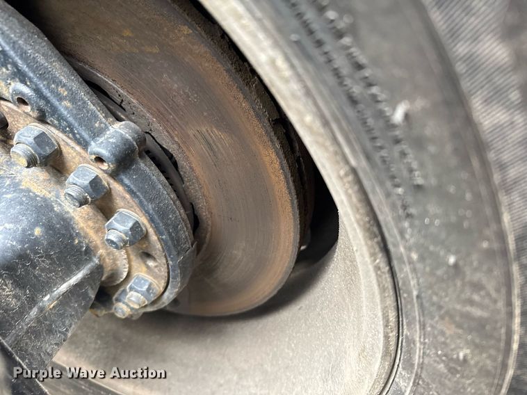 image for item EG6281 2020 Freightliner Cascadia 126 semi truck