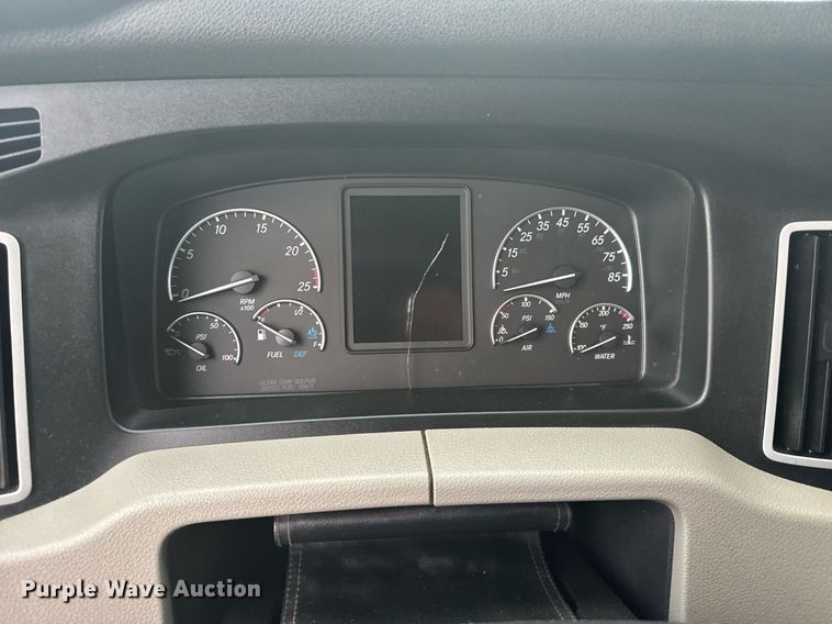 image for item EG6281 2020 Freightliner Cascadia 126 semi truck