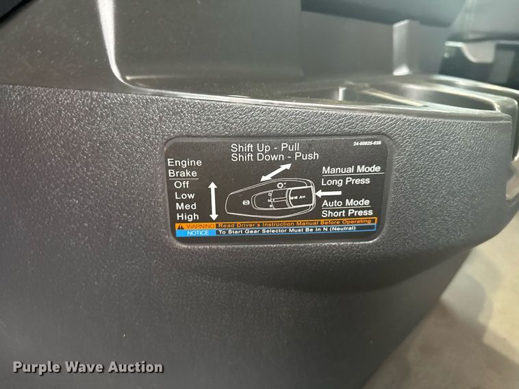 image for item EG6281 2020 Freightliner Cascadia 126 semi truck