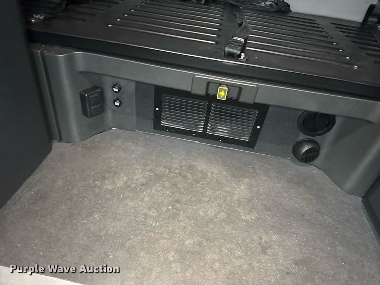 image for item EG6281 2020 Freightliner Cascadia 126 semi truck