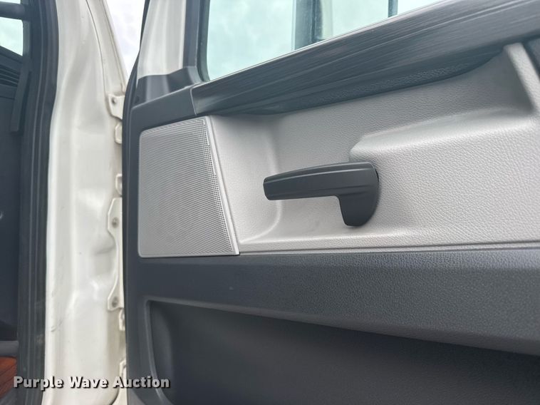 image for item EG6281 2020 Freightliner Cascadia 126 semi truck