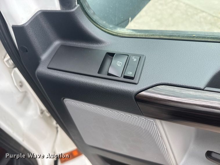 image for item EG6281 2020 Freightliner Cascadia 126 semi truck