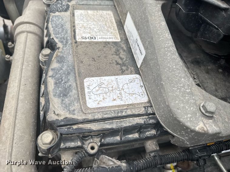 image for item EG6281 2020 Freightliner Cascadia 126 semi truck