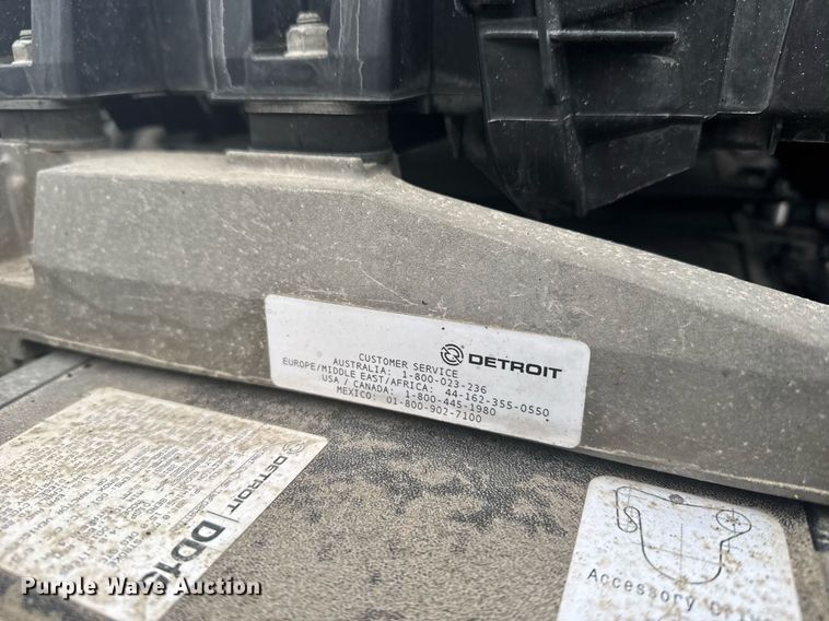 image for item EG6281 2020 Freightliner Cascadia 126 semi truck