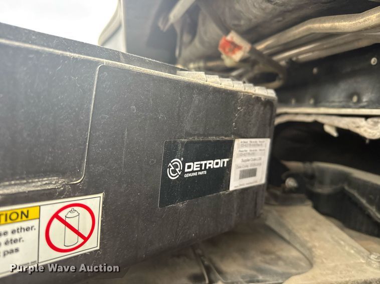 image for item EG6281 2020 Freightliner Cascadia 126 semi truck