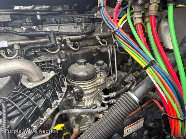 image for item EG6281 2020 Freightliner Cascadia 126 semi truck