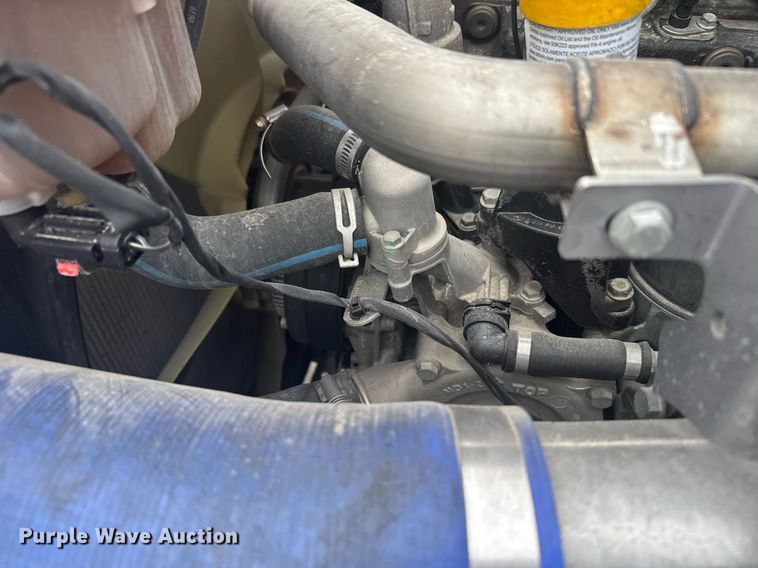 image for item EG6281 2020 Freightliner Cascadia 126 semi truck