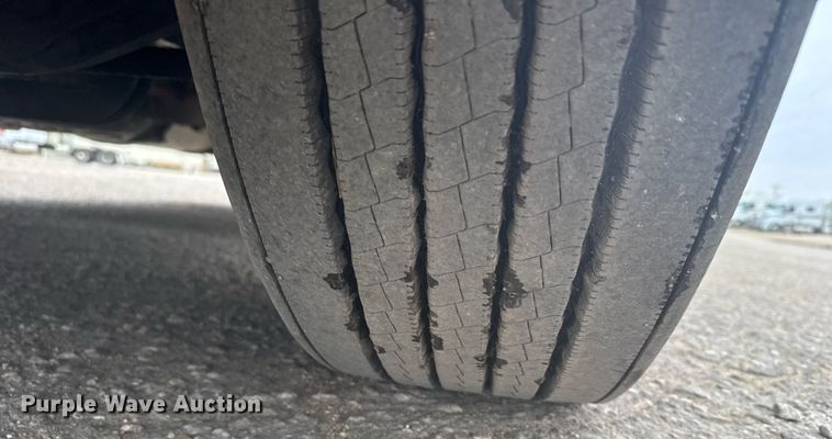 image for item EG6281 2020 Freightliner Cascadia 126 semi truck