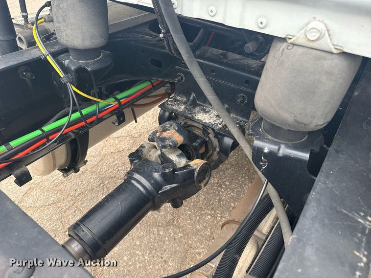 image for item EG6282 2020 Freightliner Cascadia 126 semi truck