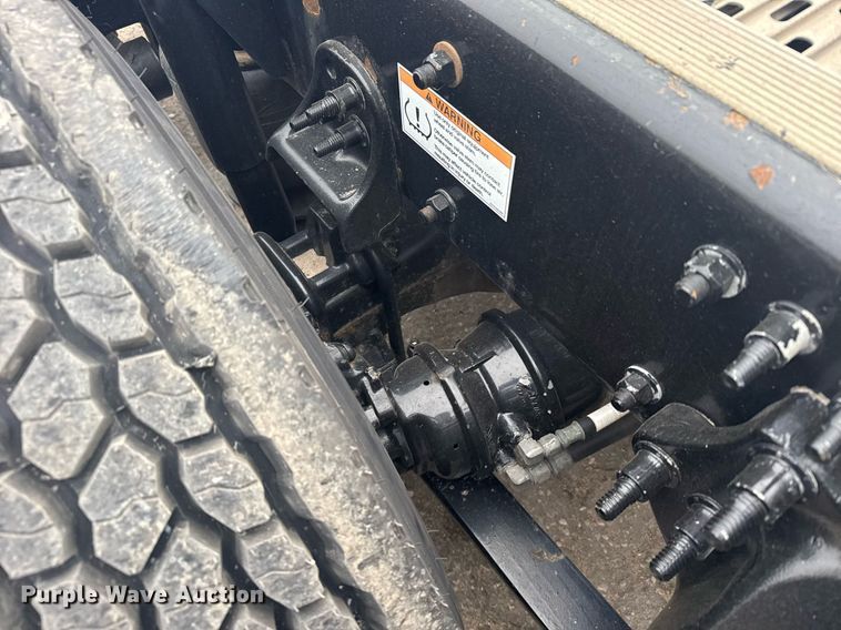 image for item EG6282 2020 Freightliner Cascadia 126 semi truck